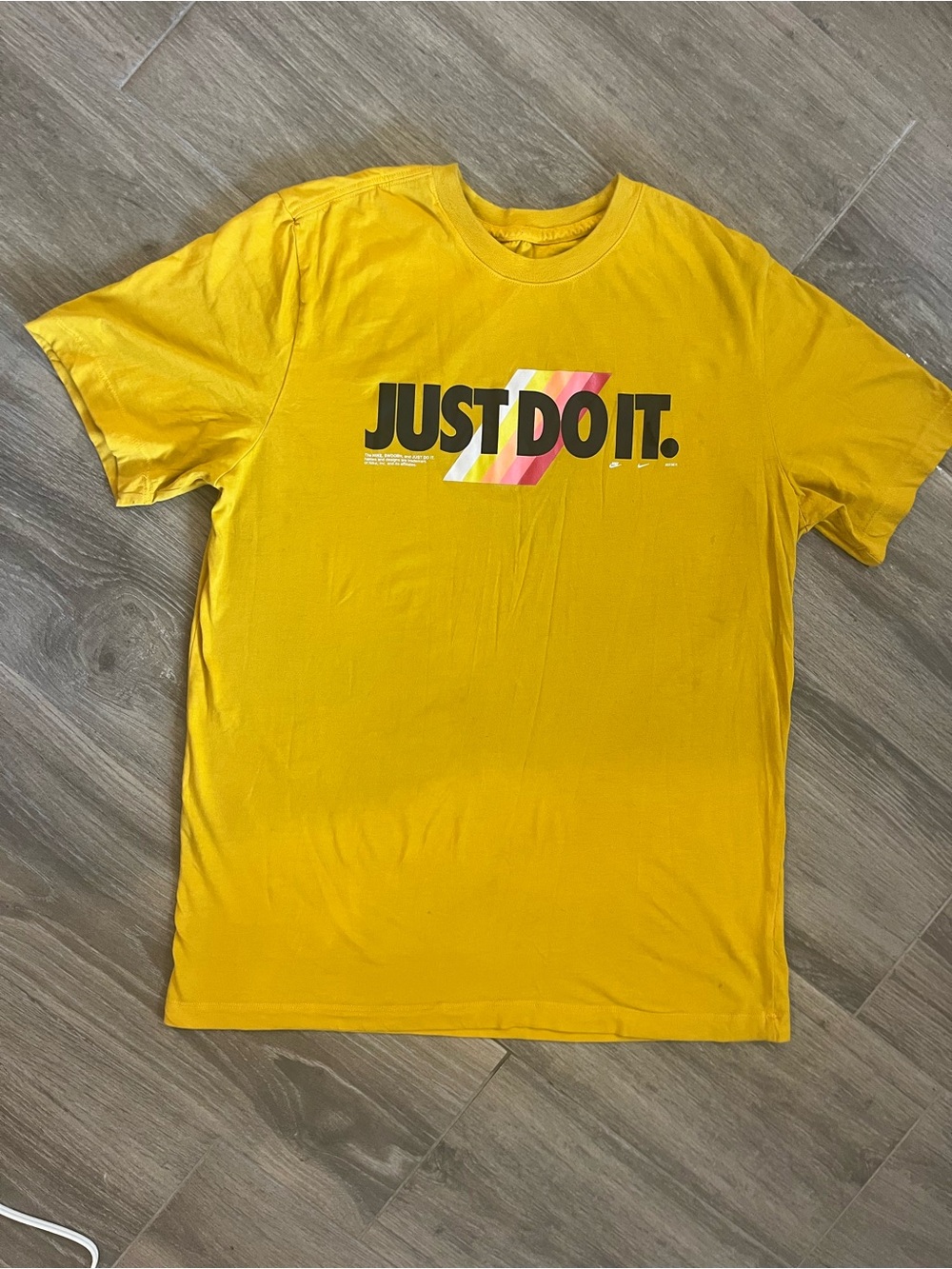Nike Men’s Yellow 'Just Do It.' Logo Tee